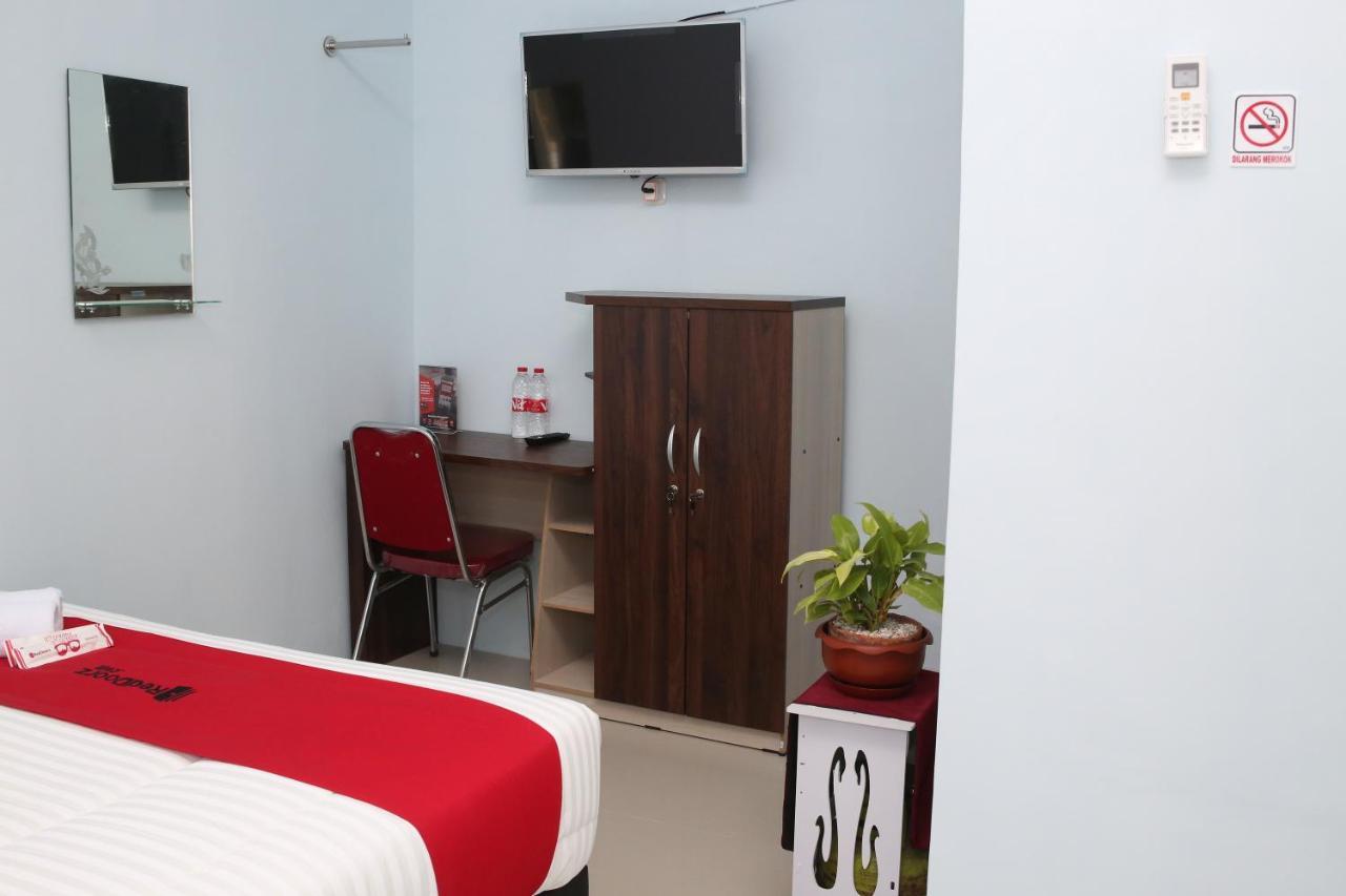 RedDoorz Syariah near Suncity Mall Madiun Bagian luar foto