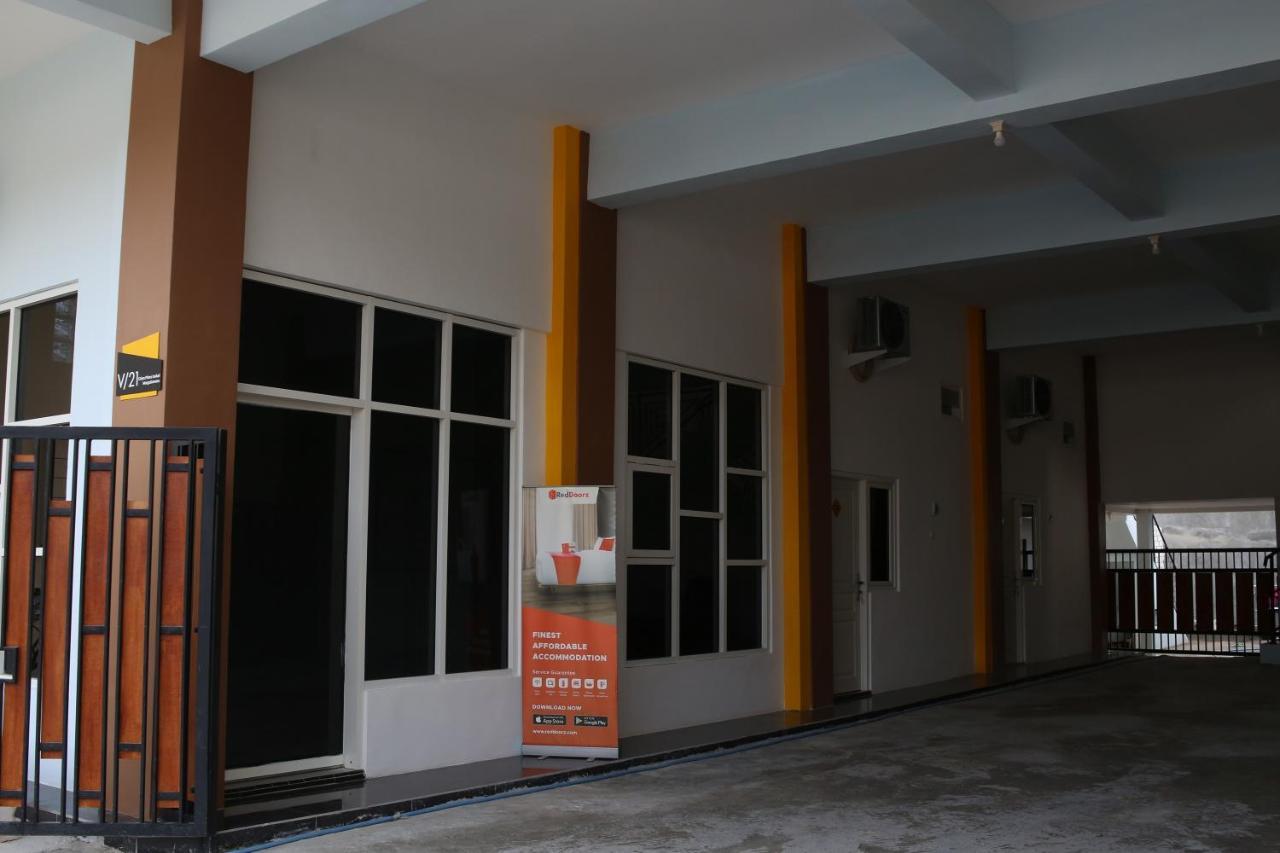 RedDoorz Syariah near Suncity Mall Madiun Bagian luar foto