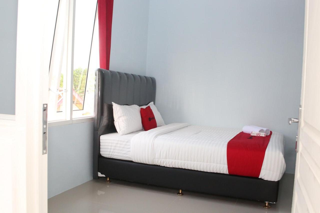 RedDoorz Syariah near Suncity Mall Madiun Bagian luar foto