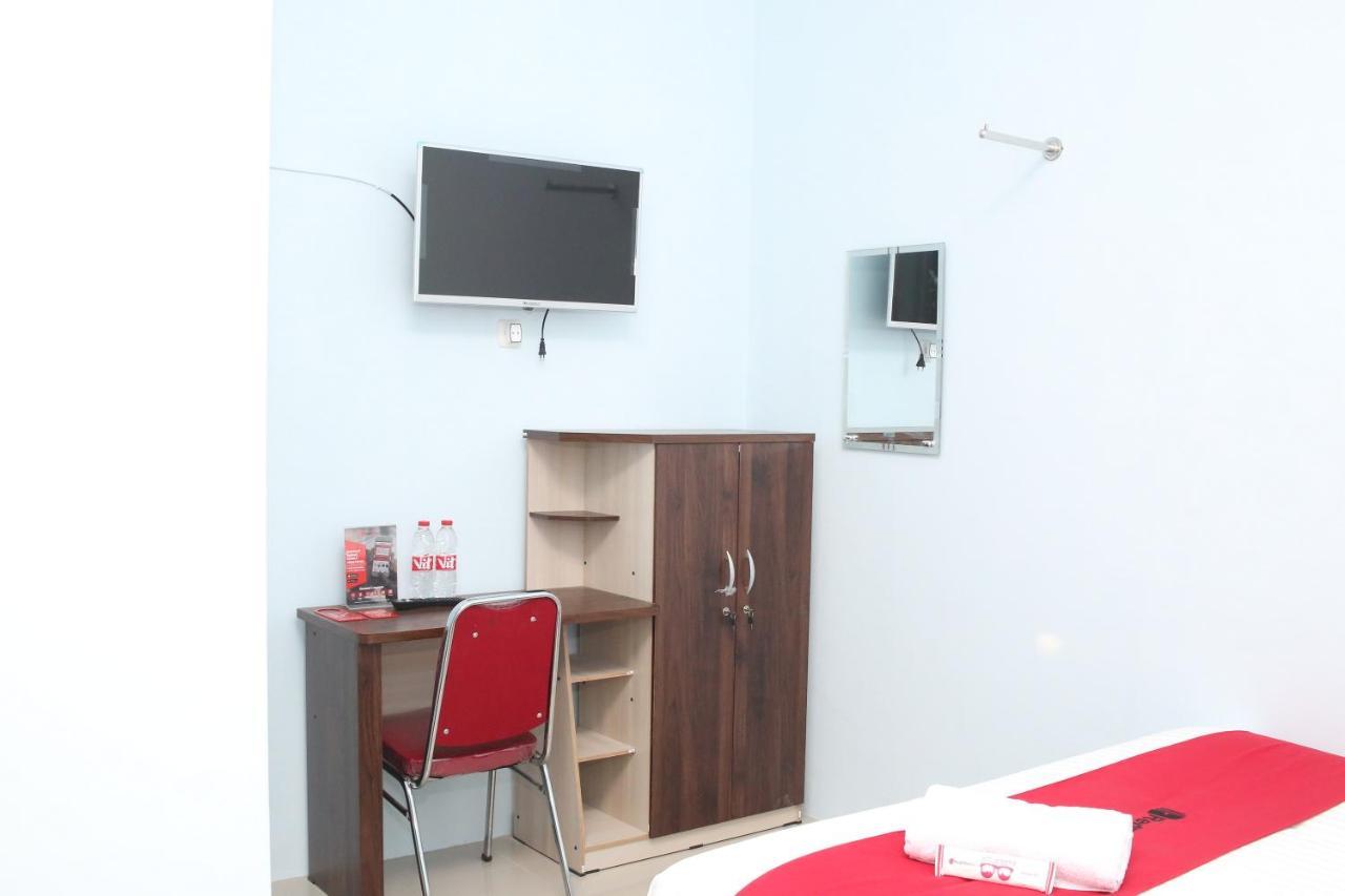 RedDoorz Syariah near Suncity Mall Madiun Bagian luar foto