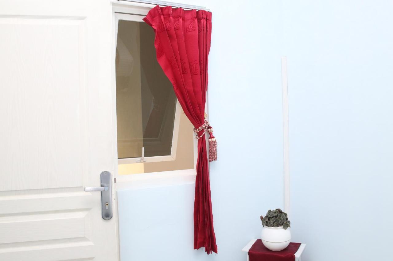 RedDoorz Syariah near Suncity Mall Madiun Bagian luar foto