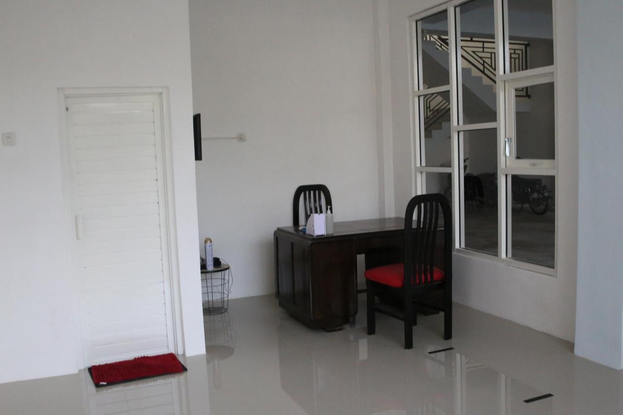 RedDoorz Syariah near Suncity Mall Madiun Bagian luar foto