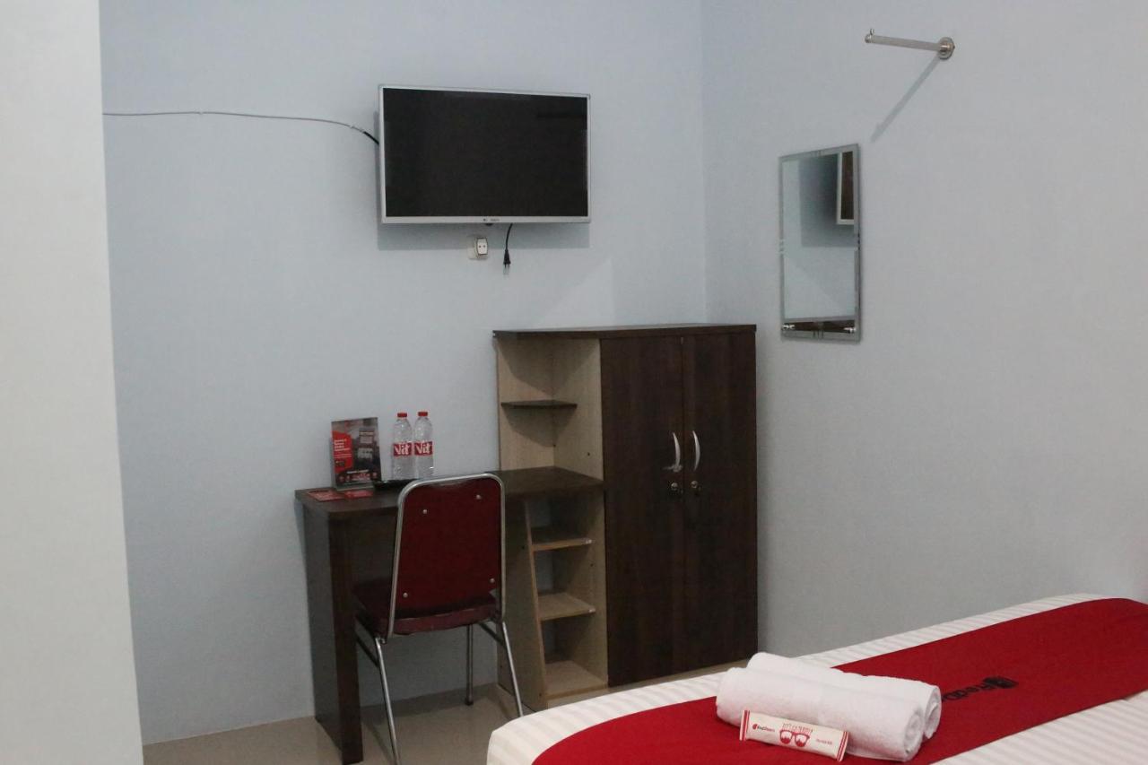 RedDoorz Syariah near Suncity Mall Madiun Bagian luar foto