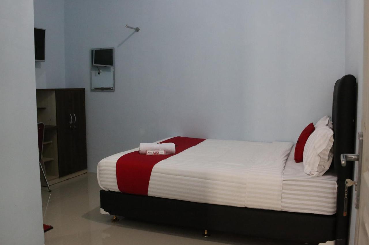 RedDoorz Syariah near Suncity Mall Madiun Bagian luar foto